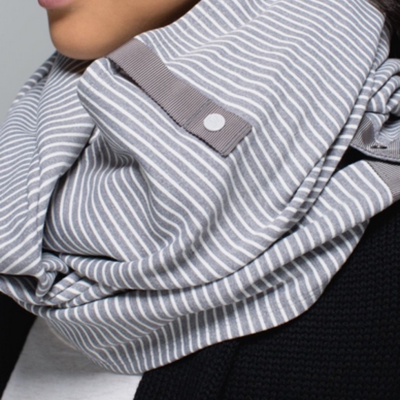 Lululemon Grey and White Striped Vinyasa Scarf/Wrap *Rulu, One Size - Picture 2 of 11